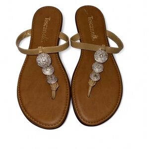 NWT Toscanella Flip flops with stunning rhinestone design
